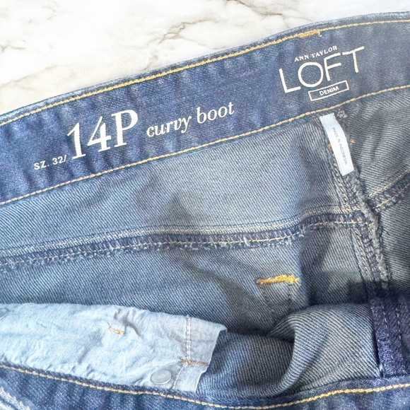 Ann Taylor LOFT Dark Wash Mid-Rise Curvy Bootcut Jeans - Picture 8 of 9